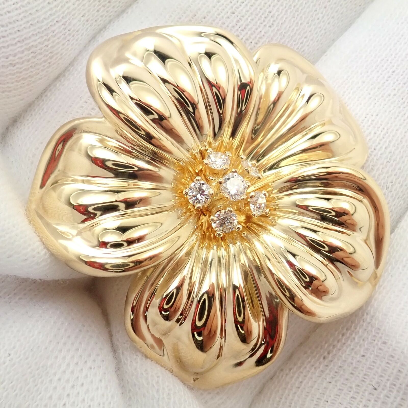 Van Cleef & Arpels Jewelry & Watches:Fine Jewelry:Brooches & Pins Authentic Van Cleef & Arpels Diamond 18k Yellow Gold Large Magnolia Pin Brooch