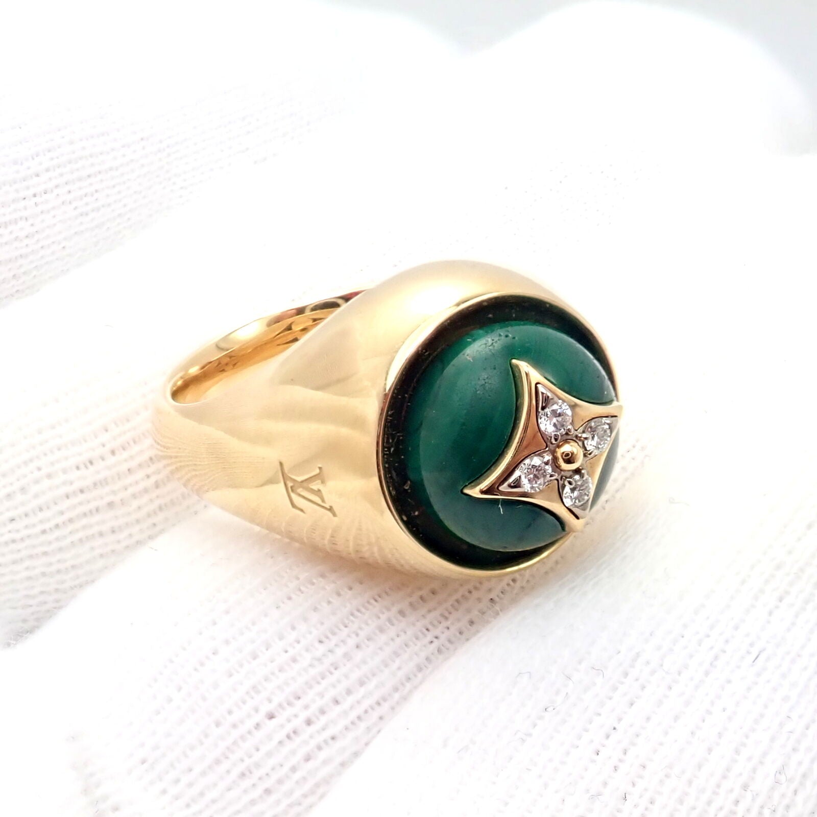 Authentic Louis Vuitton LV 18k Yellow Gold Diamond Malachite Blossom Signet Ring | Fortrove