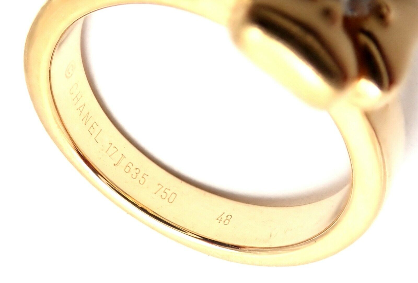 EXQUISITE AND LUCKY! Chanel 18k Yellow Gold Diamond Four Leaf Clover Ring. | Fortrove