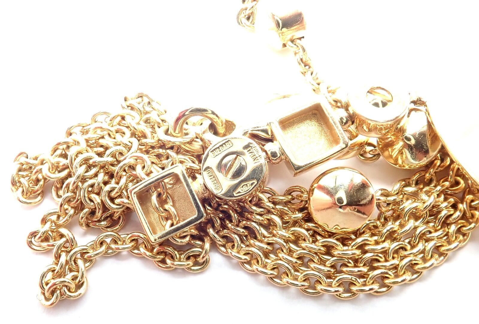 Authentic! Bulgari Bvlgari Lucea 18k Yellow Gold Round Pendant Necklace | Fortrove