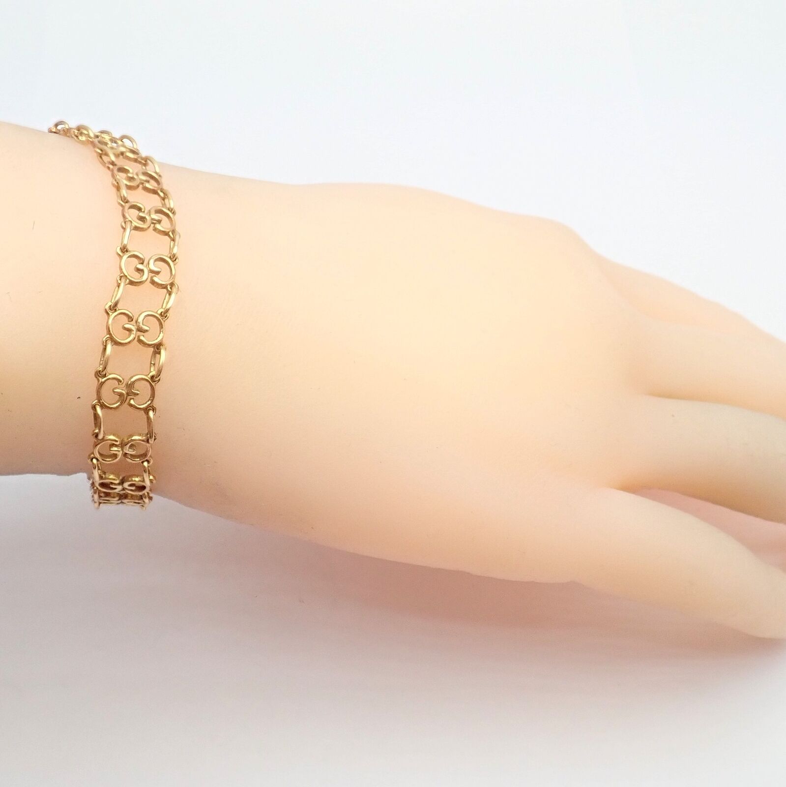Vintage! Authentic Gucci 18k Yellow Gold Logo Bracelet | Fortrove