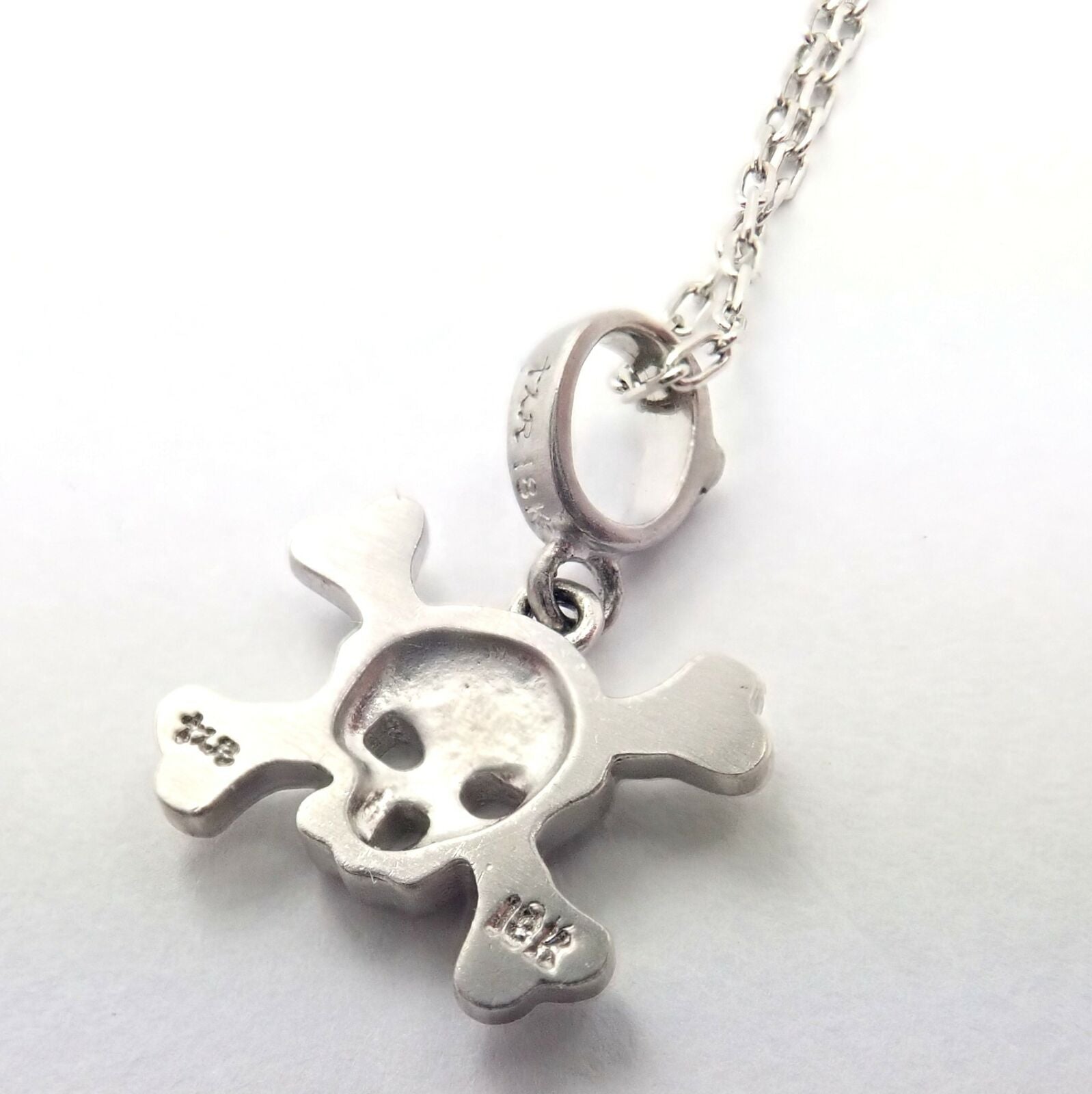 Authentic! Loree Rodkin 18k White Gold Diamond Skull Crossbones Pendant Necklace | Fortrove
