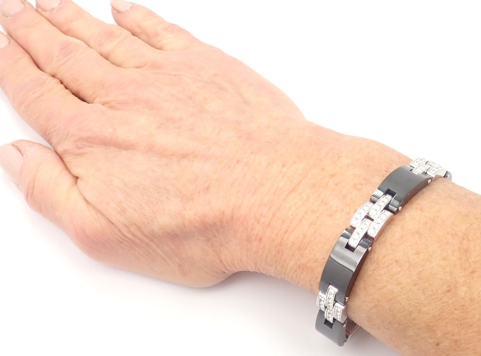 Authentic! Cartier Maillon Panthere 18K White Gold Diamond Ceramic Link Bracelet | Fortrove