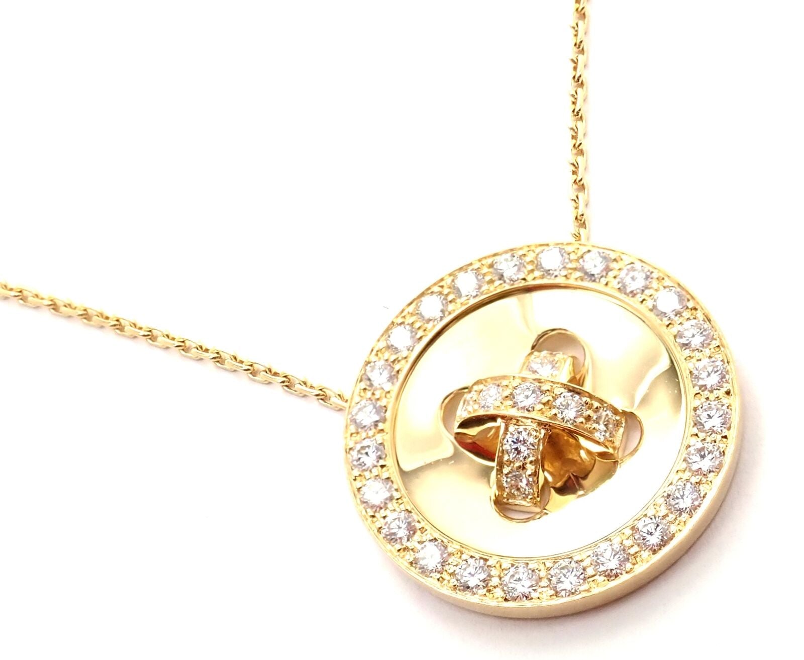 Authentic! Van Cleef & Arpels 18k Yellow Gold Diamond Button Pendant Necklace | Fortrove