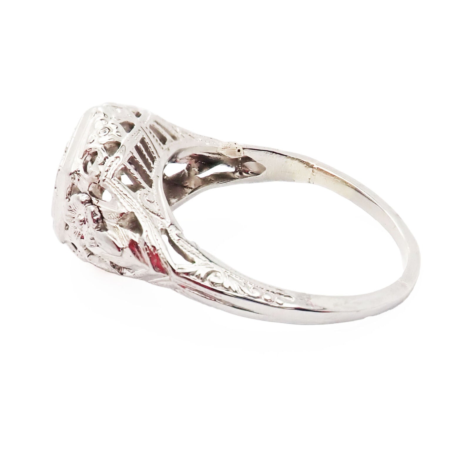 Vintage Estate Platinum Diamond Art Deco Filigree Ring | Fortrove
