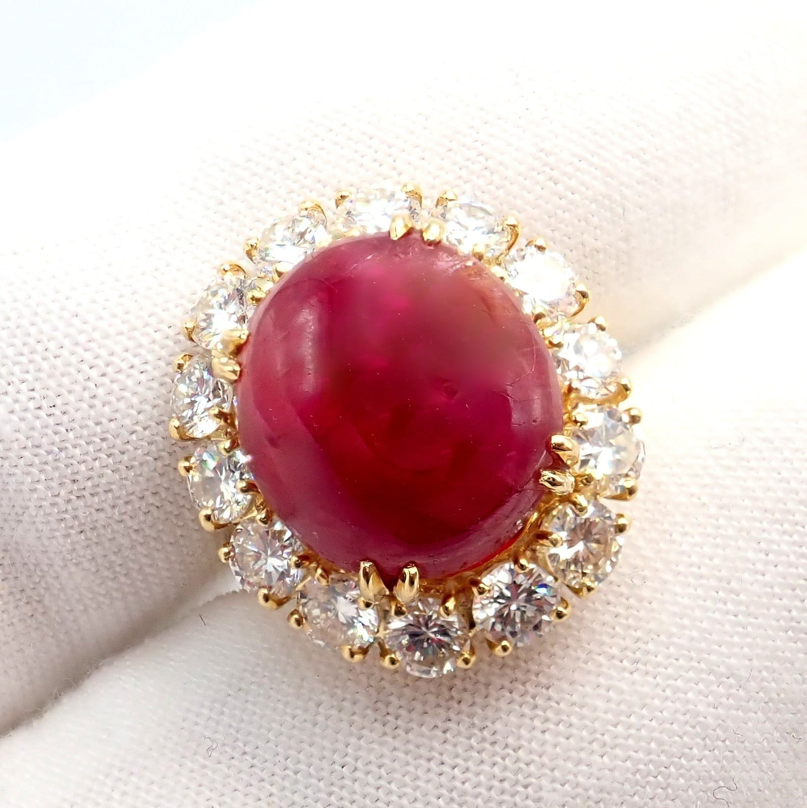 Van Cleef & Arpels 18k Gold Large Cabochon Burmese No Heat Ruby Diamond Ring GIA | Fortrove