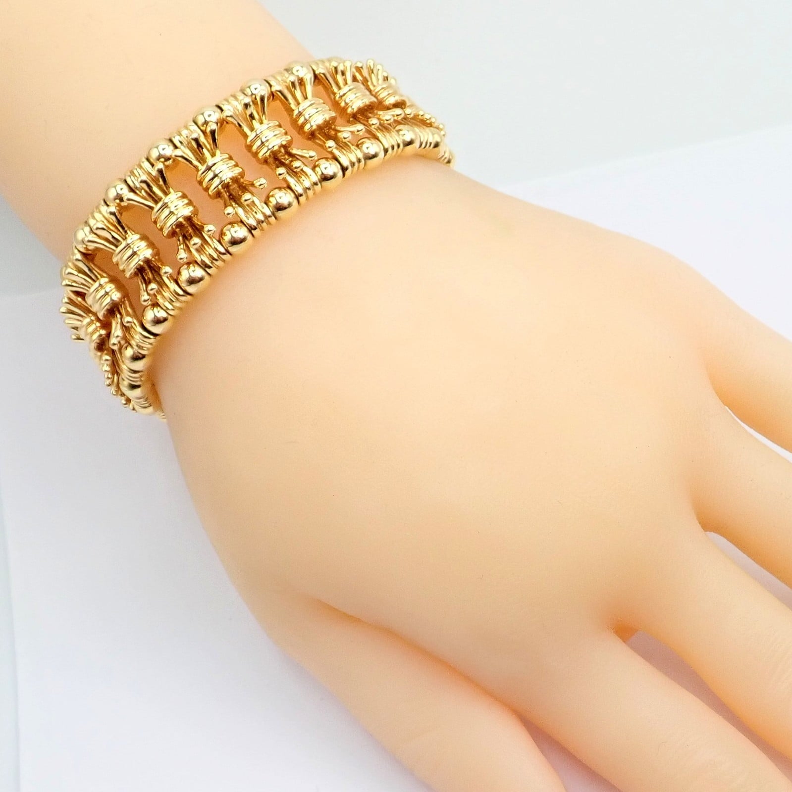 Tiffany & Co Jean Schlumberger 18k Yellow Gold Bowtie Bracelet | Fortrove