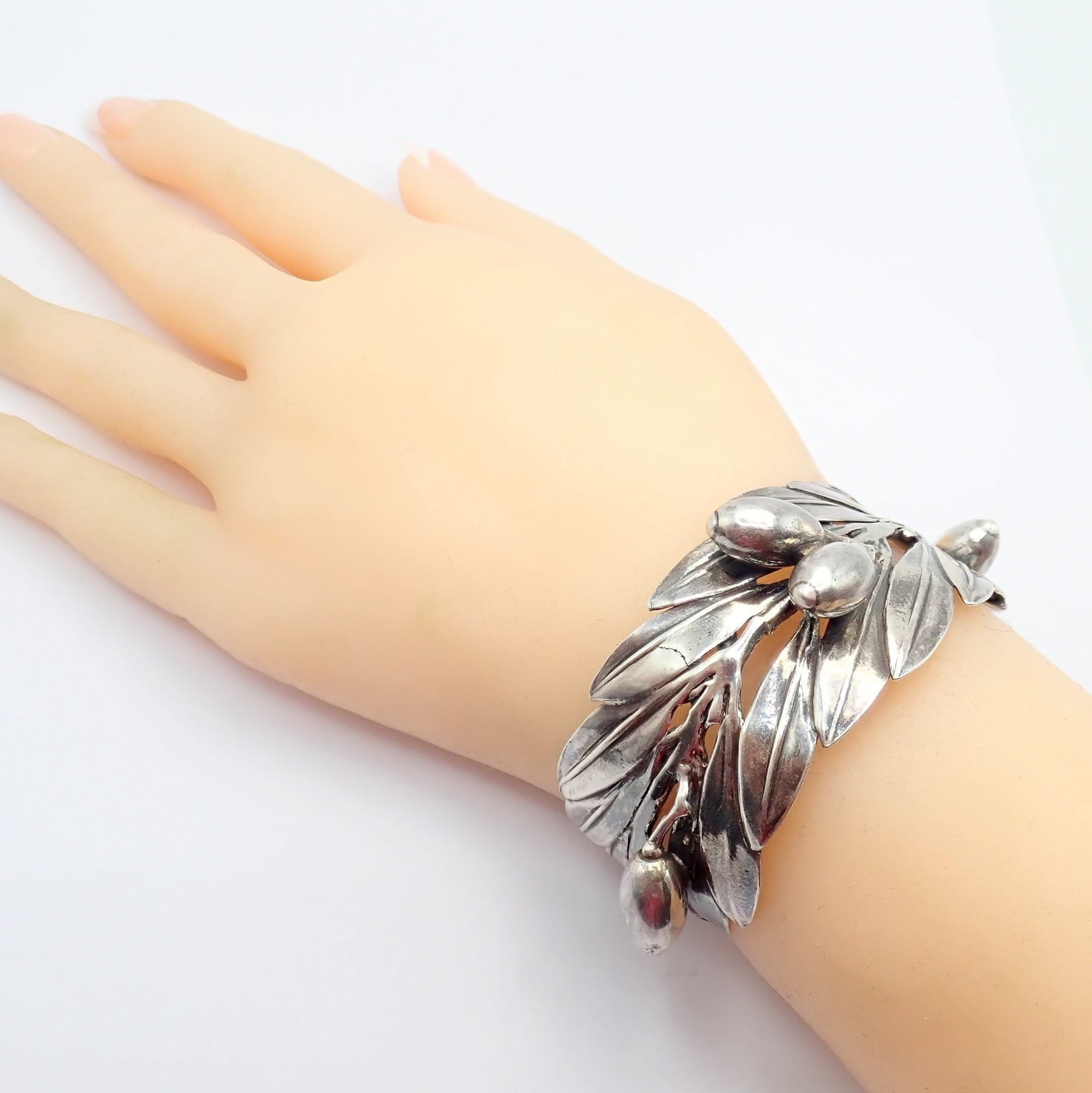 Rare! Vintage Mario Buccellati Silver Olive Leaf Branch Cuff Bracelet | Fortrove