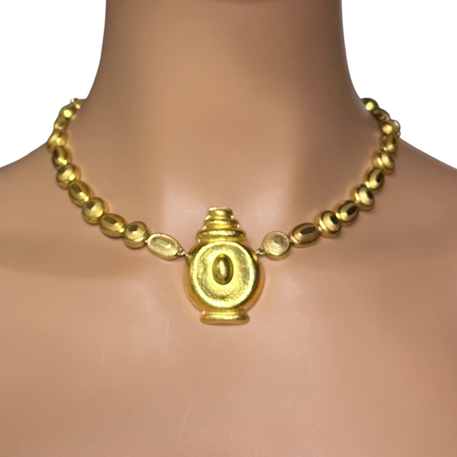 Vintage Estate Ilias Lalaounis 18k Yellow Gold Vase Hammered Necklace | Fortrove