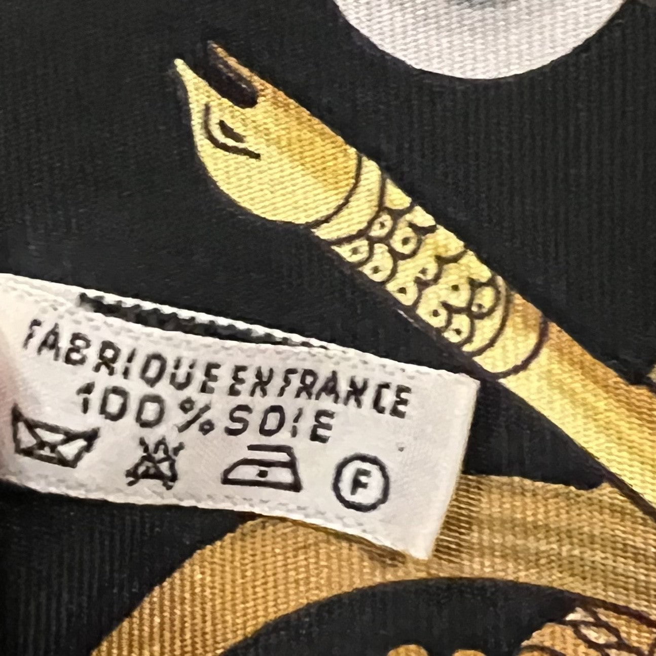 HERMES Cliquet's スカーフ AUTHENTIC! HERMES Cliquetis 90cm Silk Scarf | Fortrove