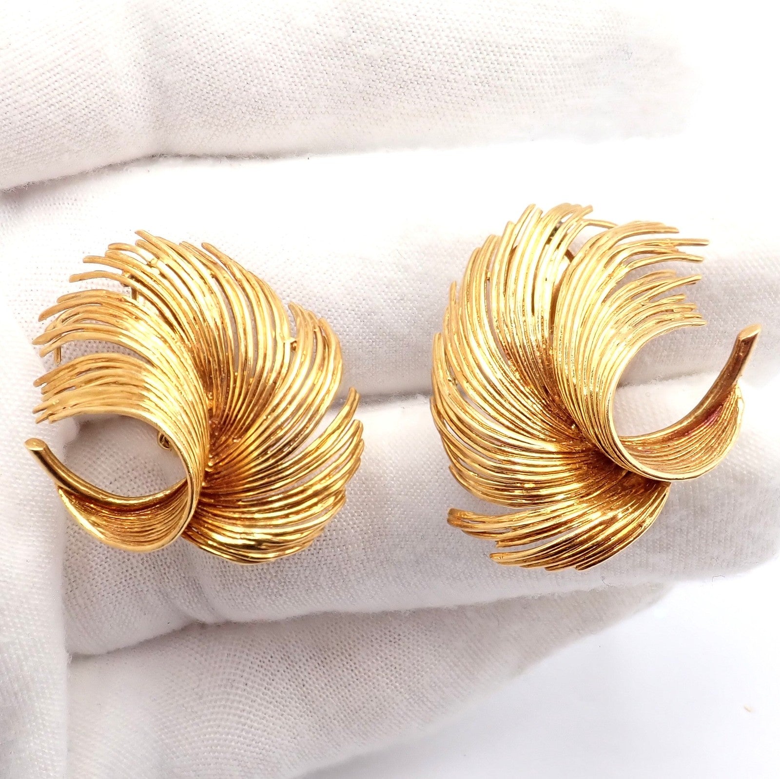 Authentic! Vintage Tiffany & Co 18k Yellow Gold Leaf Earrings | Fortrove