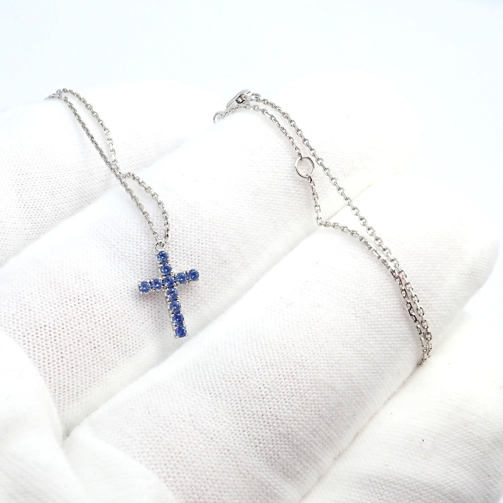 Authentic! Cartier 18k White Gold Sweet Cross Blue Sapphire Pendant Necklace | Fortrove