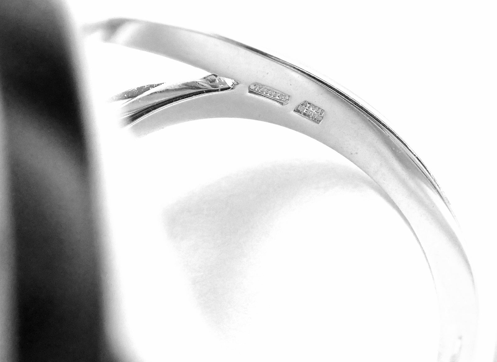 Rare! Authentic Bvlgari Bulgari 18k White Gold Diamond Ring | Fortrove