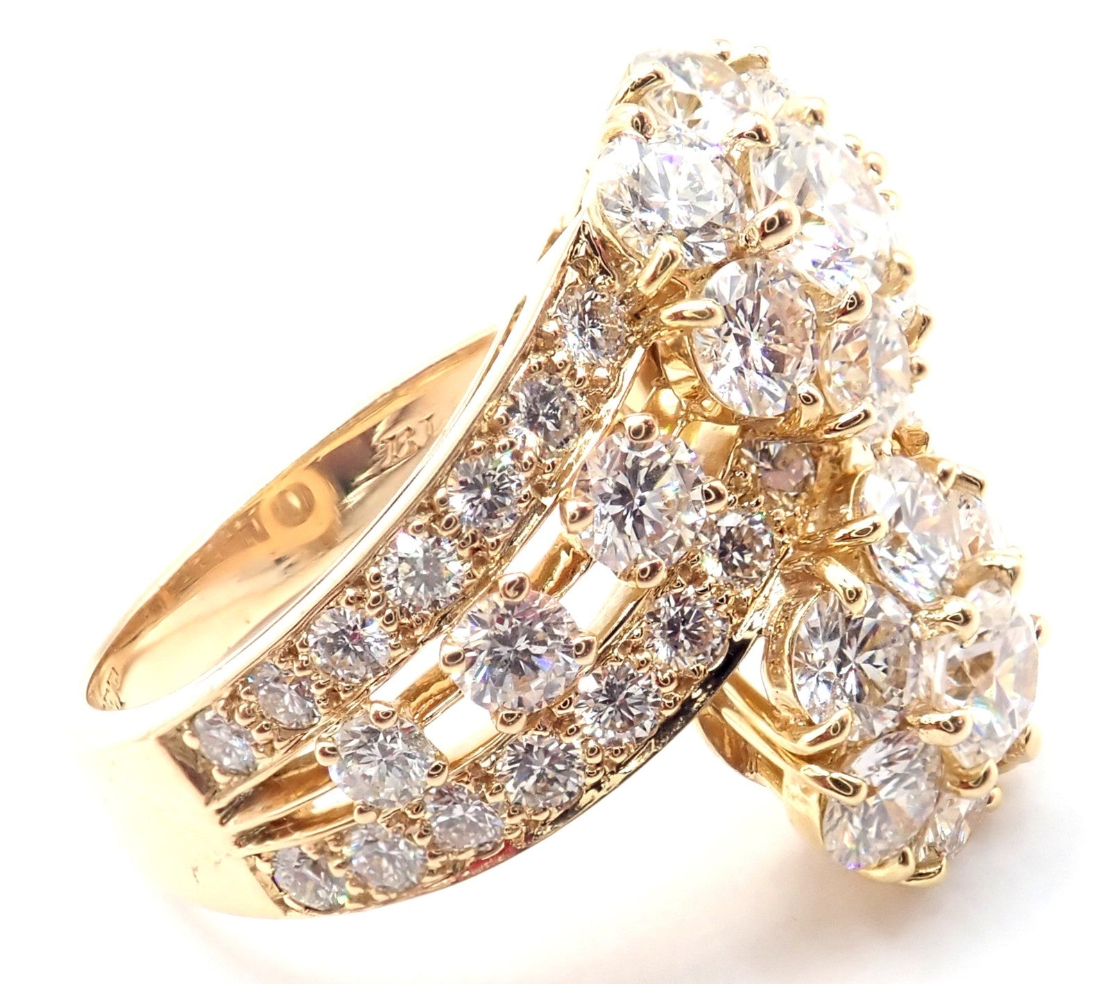 Authentic! Van Cleef & Arpels Snowflake 18k Yellow Gold Diamond Two Flower Ring | Fortrove