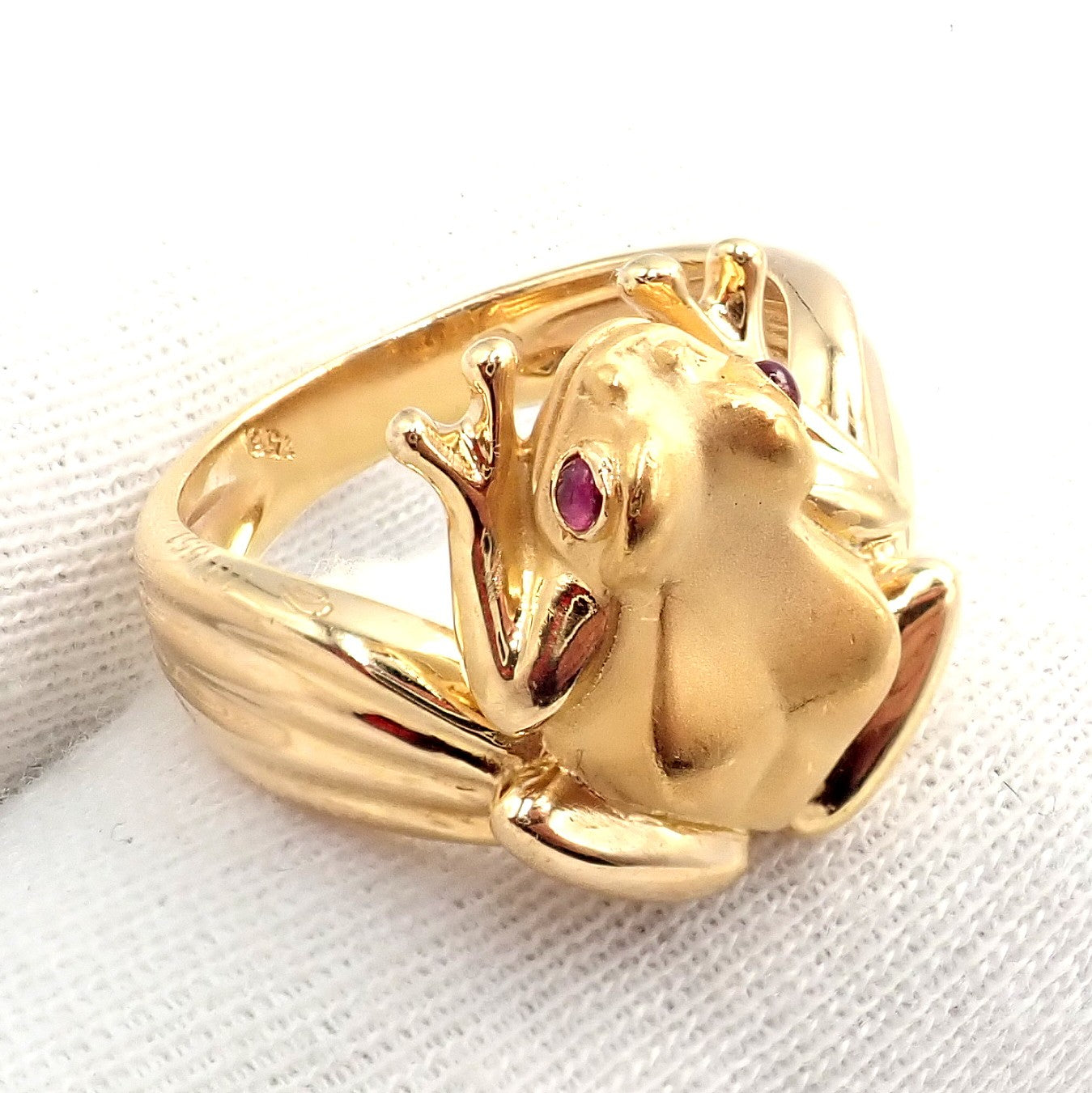 Rare! Carrera Y Carrera CyC 18k Yellow Gold Frog Ruby Ring | Fortrove