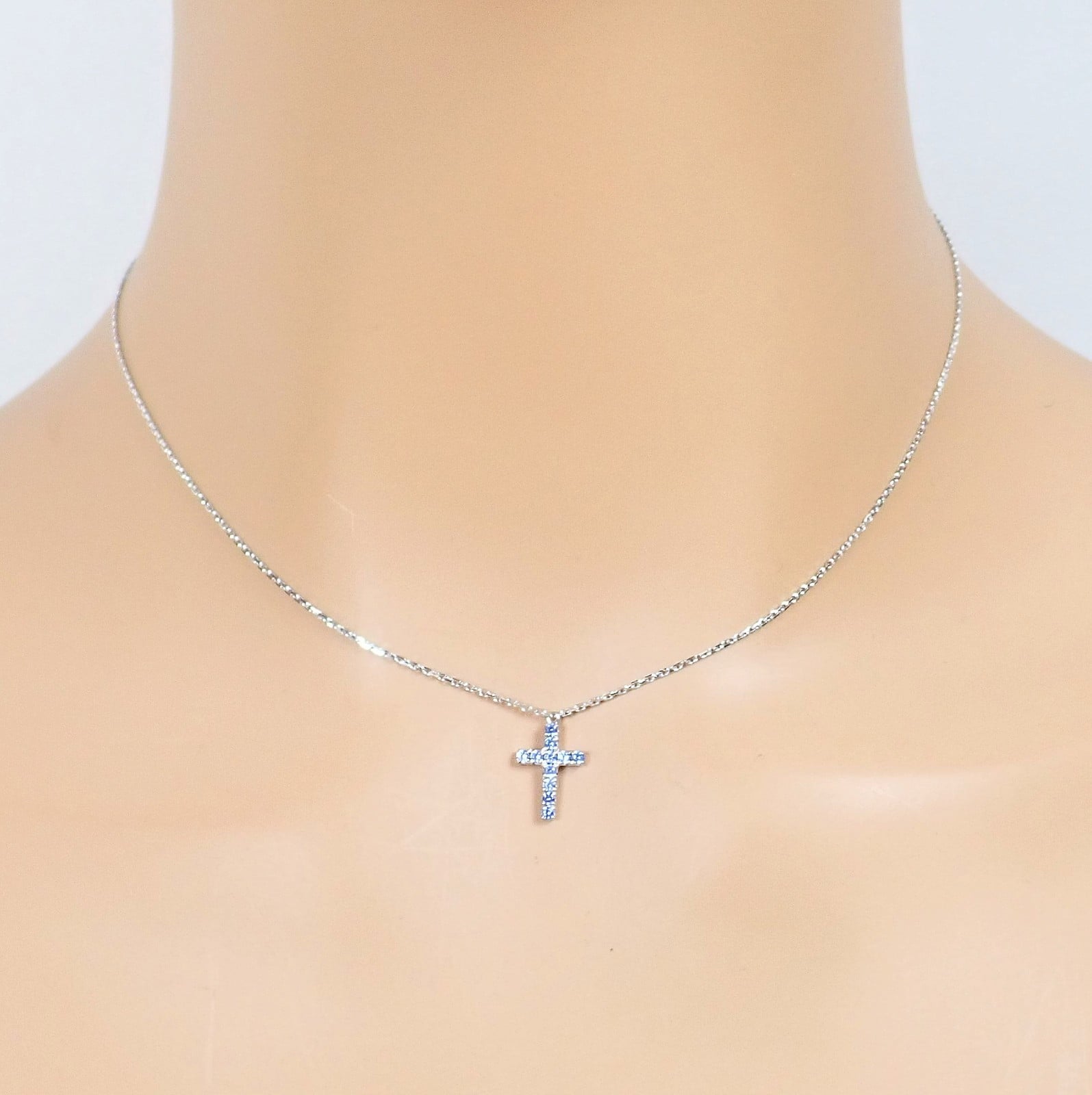 Authentic! Cartier 18k White Gold Sweet Cross Blue Sapphire Pendant Necklace | Fortrove