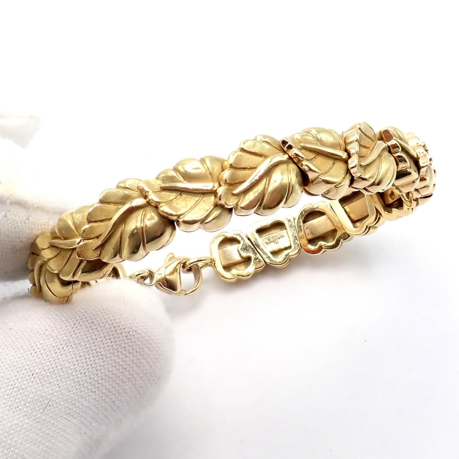Tiffany & Co. Jewelry & Watches:Fine Jewelry:Bracelets & Charms Vintage! Authentic Tiffany & Co Leaf 18k Yellow Gold Link Bracelet 2002