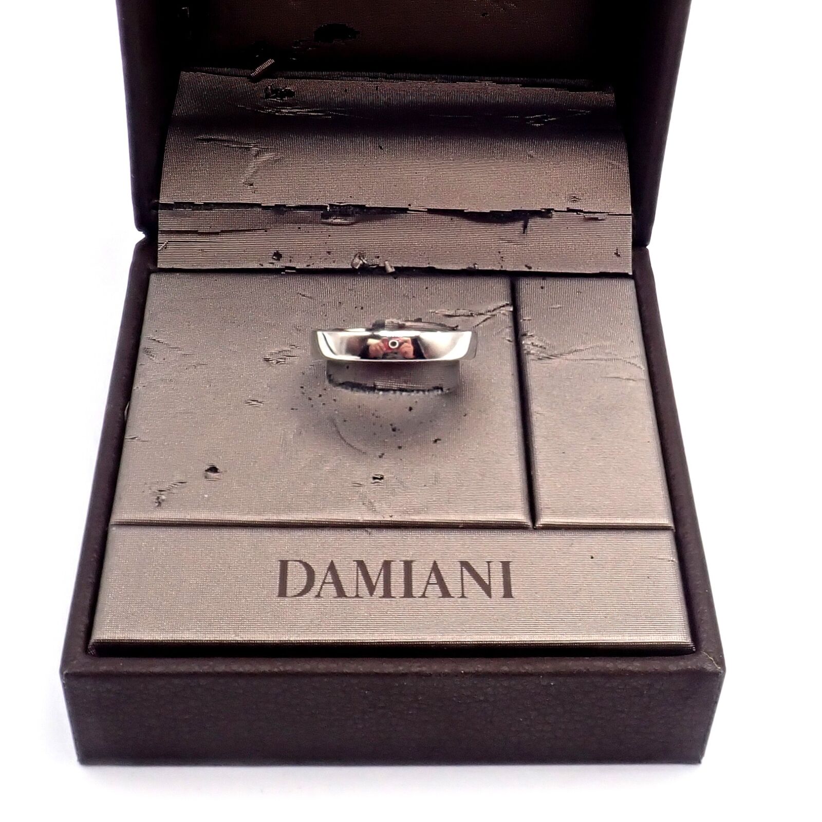 Authentic! Damiani 18k White Gold Diamond D Side 4mm Band Ring Sz 7.75 | Fortrove