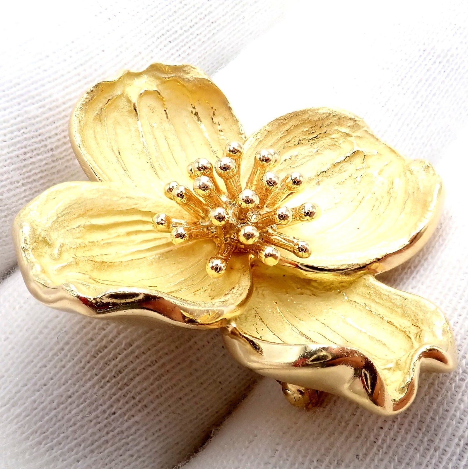 Authentic! Tiffany & Co. 18k Yellow Gold Dogwood Flower Pin Brooch | Fortrove