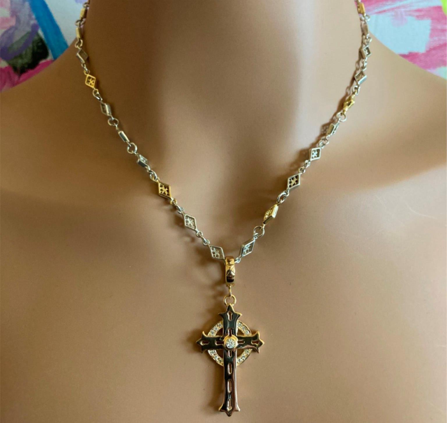 ★最安GWセール★ Loree Rodkin クロスチャーム Authentic! Loree Rodkin 18k Yellow Gold + Silver Cross Diamond Necklac