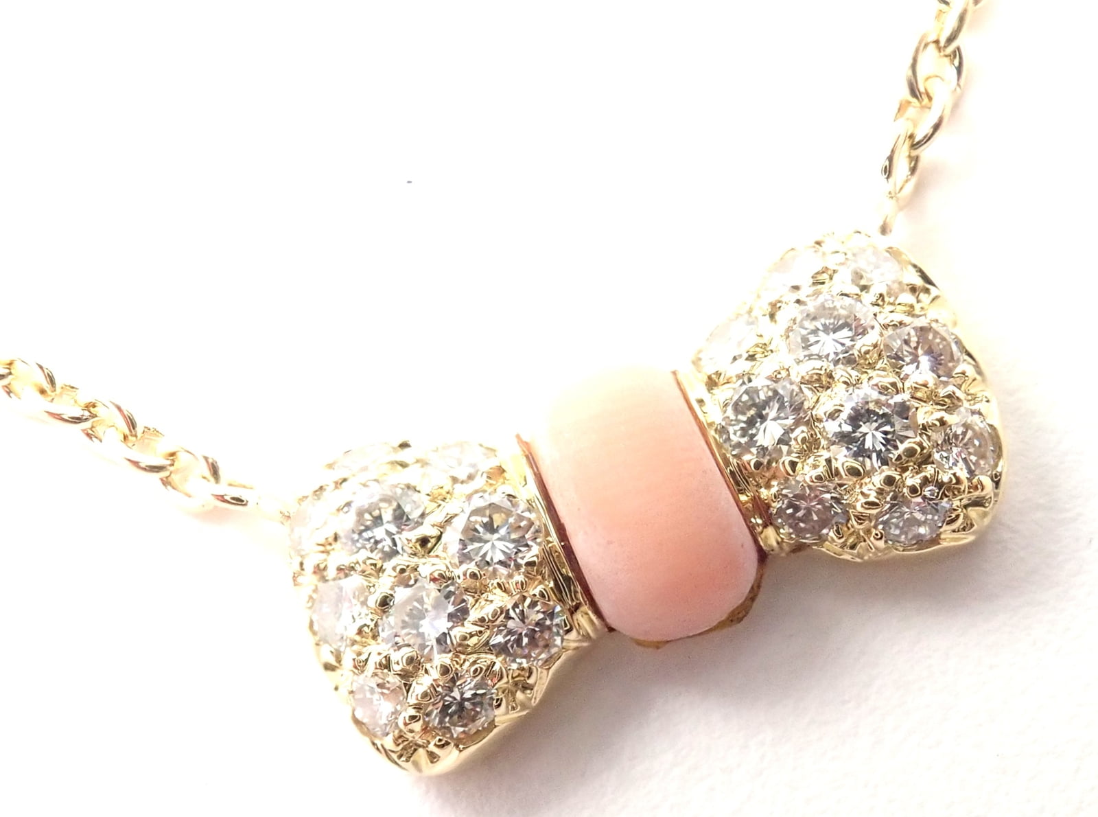 Authentic! Van Cleef & Arpels 18k Yellow Gold Diamond Coral Bow Pendant Necklace | Fortrove