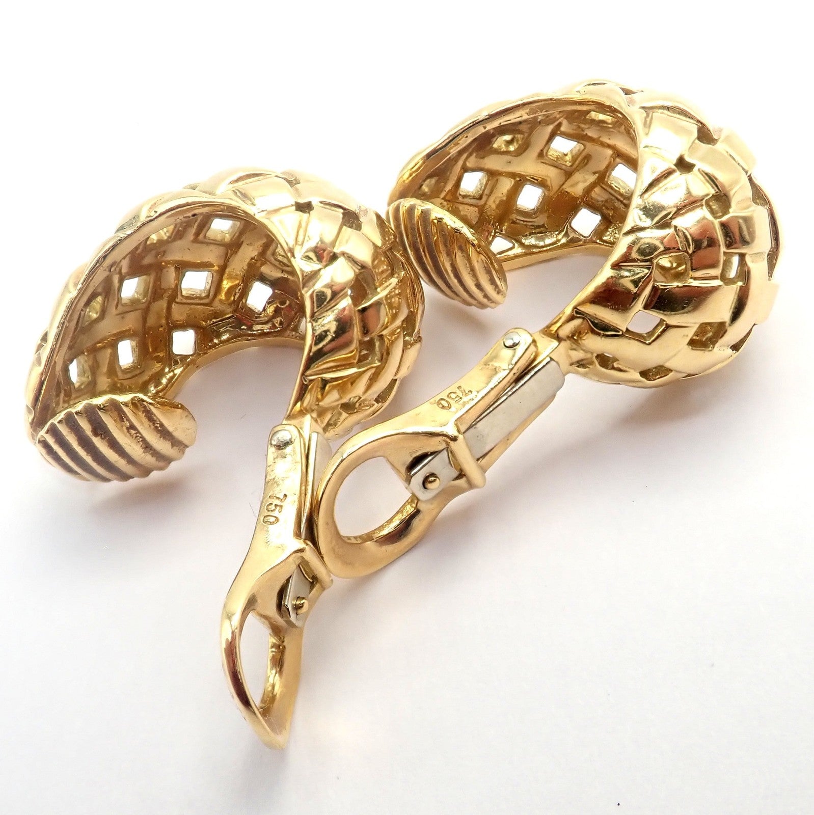 Authentic! Tiffany & Co 18k Yellow Gold Vannerie Basket Weave Earrings 1989 | Fortrove