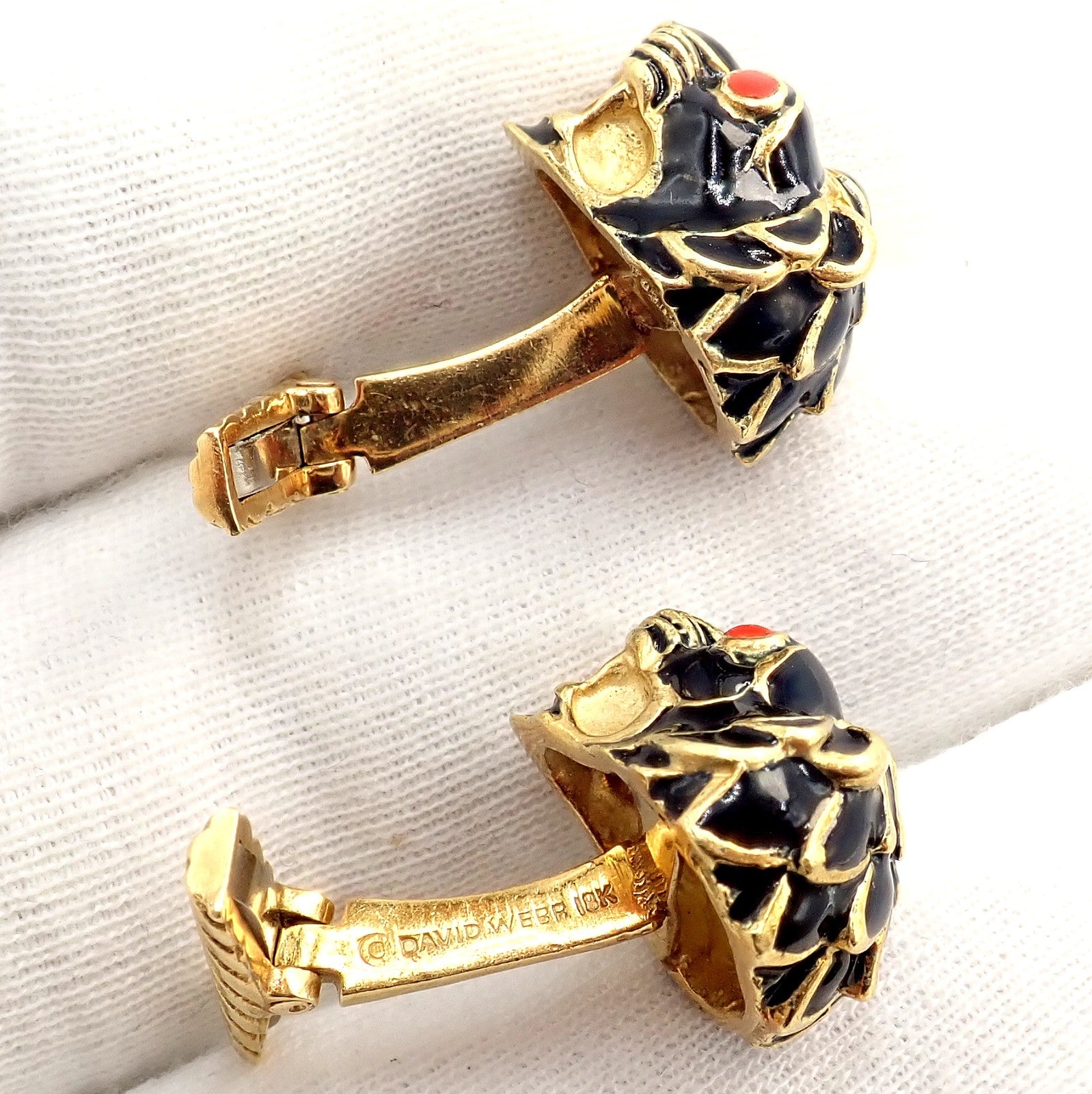 Vintage! David Webb 18k Yellow Gold Black Enamel Lion Cufflinks | Fortrove