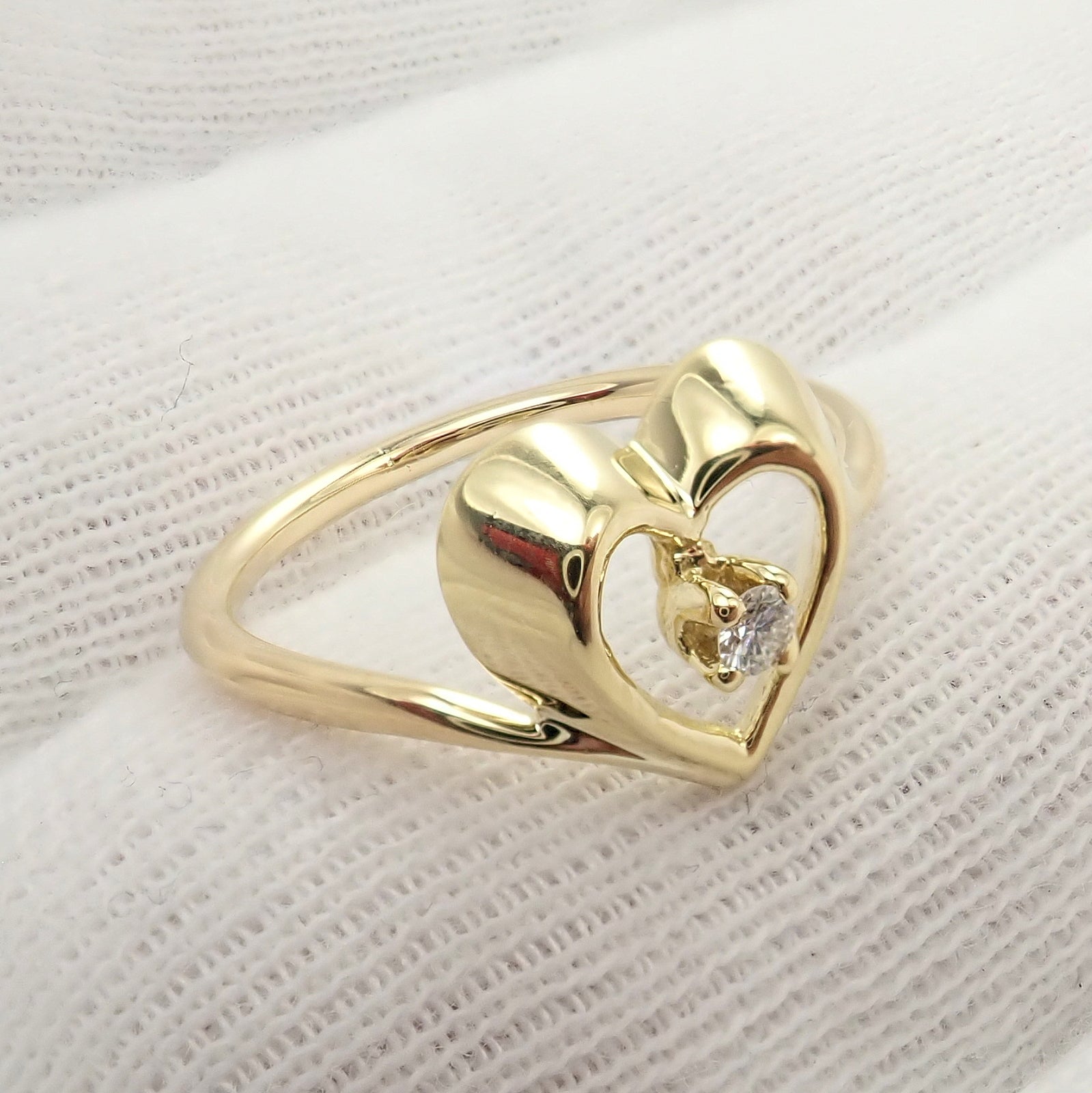 Authentic! Vintage Tiffany & Co 18k Yellow Gold Diamond Heart Ring | Fortrove
