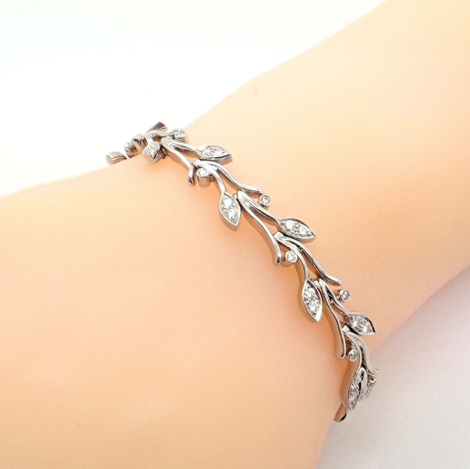 Authentic! Tiffany & Co Platinum Diamond Garland Bracelet | Fortrove