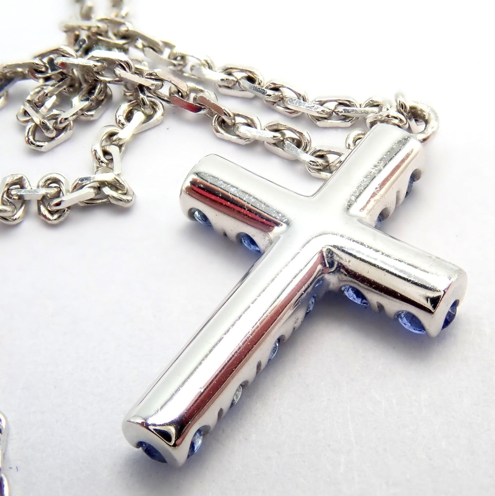 Authentic! Cartier 18k White Gold Sweet Cross Blue Sapphire Pendant Necklace | Fortrove