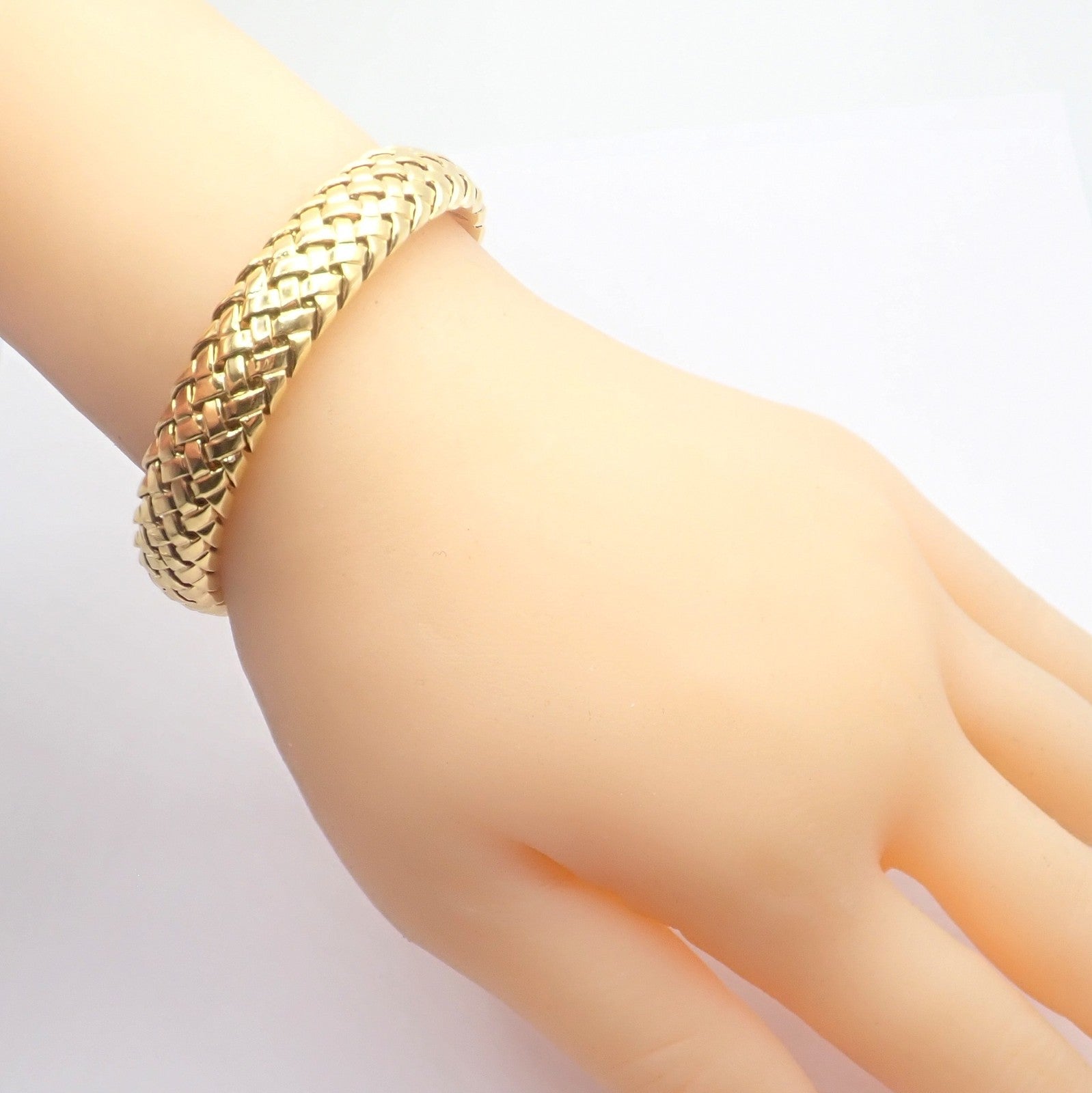 Authentic! Tiffany & Co Vannerie 18k Yellow Gold Basket Weave Bracelet 1995 | Fortrove