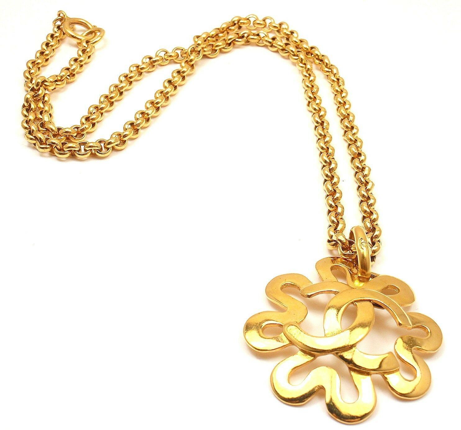 CHANEL Jewelry & Watches:Fashion Jewelry:Necklaces & Pendants CHIC! AUTHENTIC CHANEL VINTAGE GOLD TONE LOGO CC DAISY NECKLACE