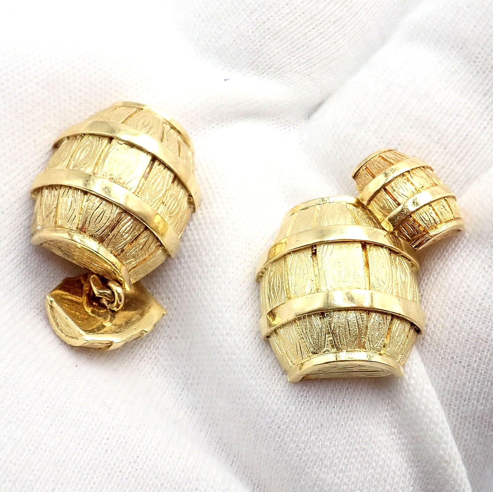 Rare! Vintage Cartier 18k Yellow Gold Barrel Cufflinks 1970's | Fortrove