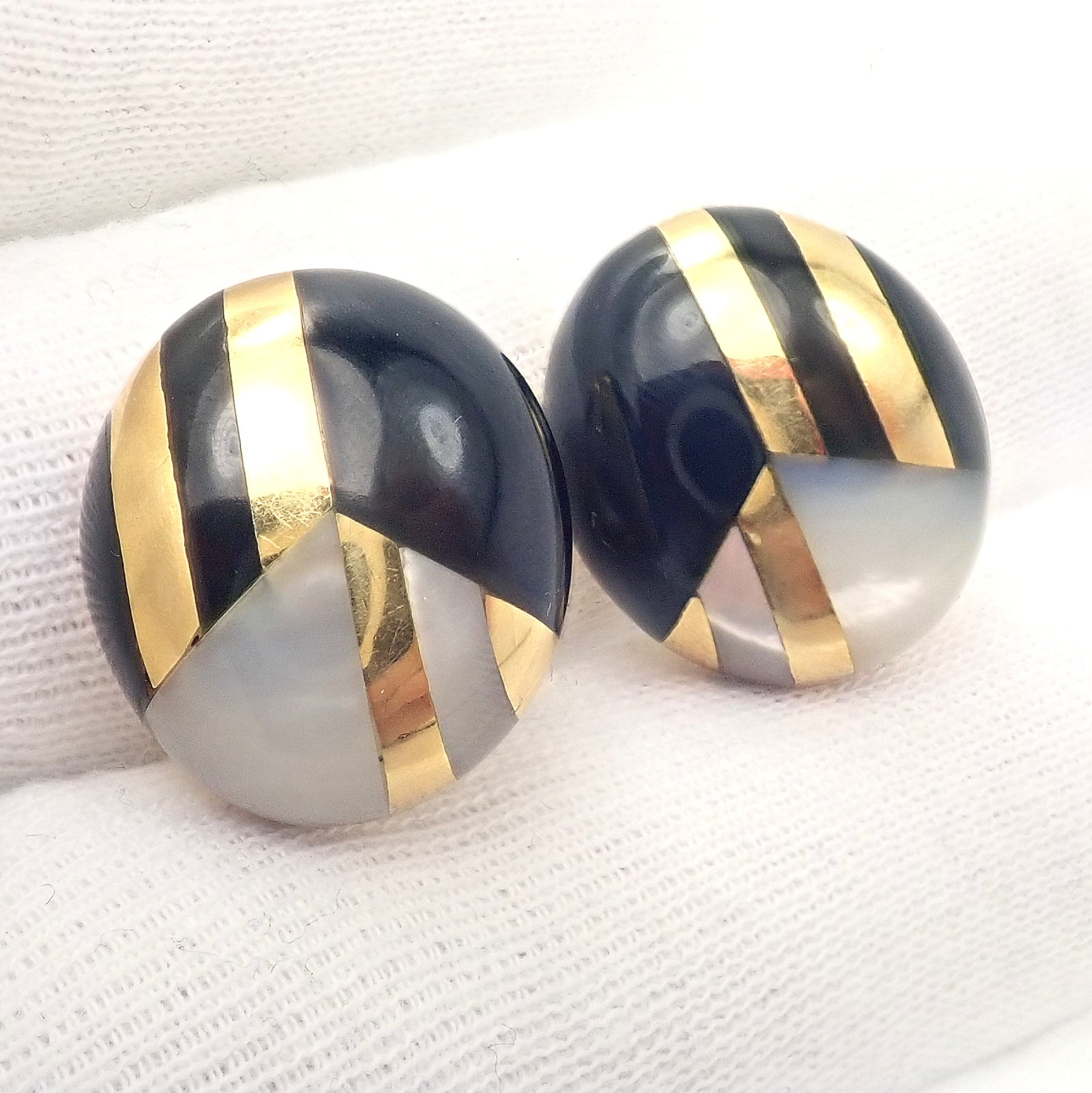 Rare! Tiffany & Co Cummings 18k Yellow Gold Mother of Pearl Black Jade Earrings | Fortrove