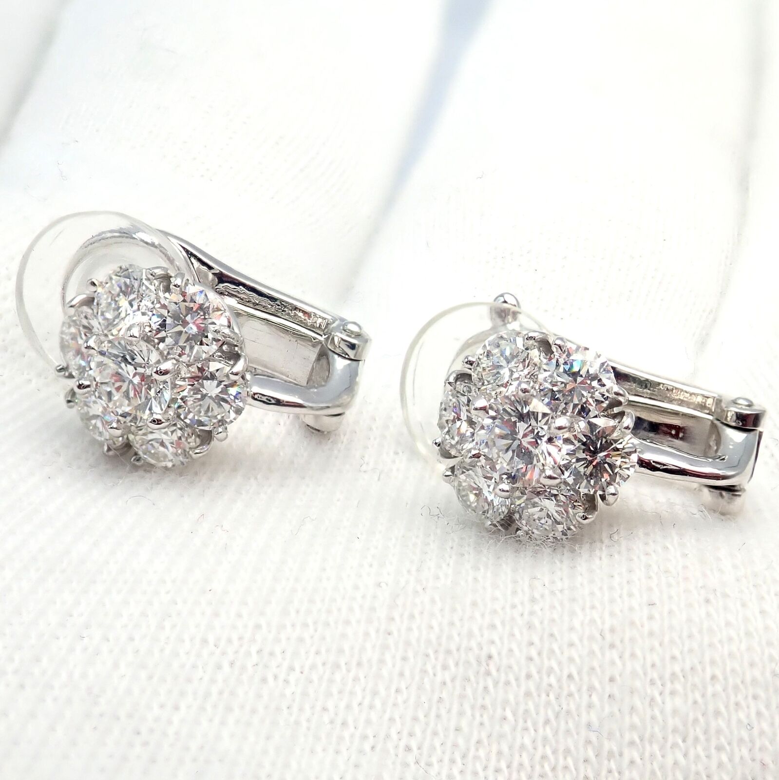 Authentic! Van Cleef & Arpels Platinum Diamond Fleurette Flower Earrings | Fortrove