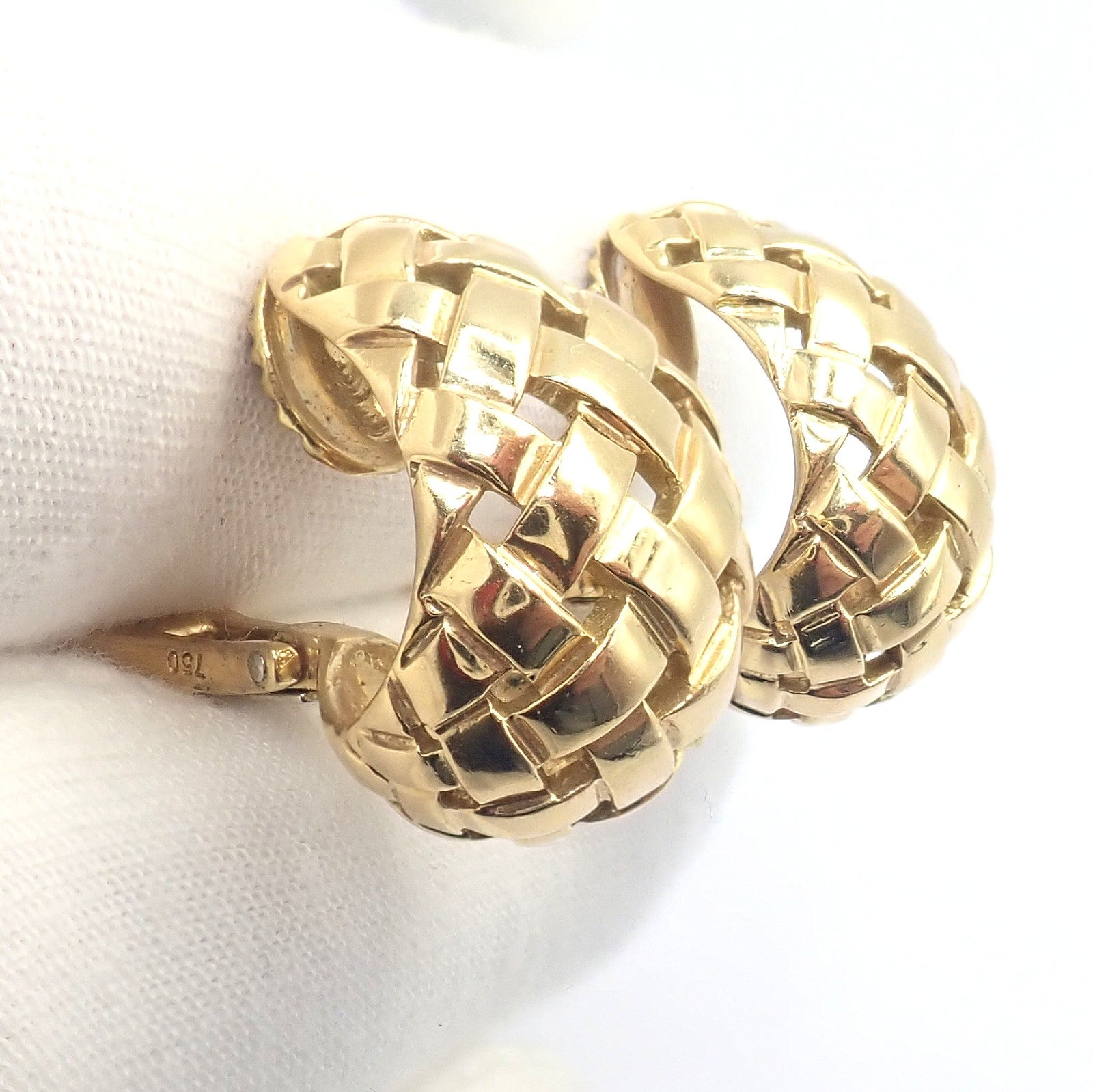Authentic! Tiffany & Co 18k Yellow Gold Vannerie Basket Weave Earrings 1989 | Fortrove