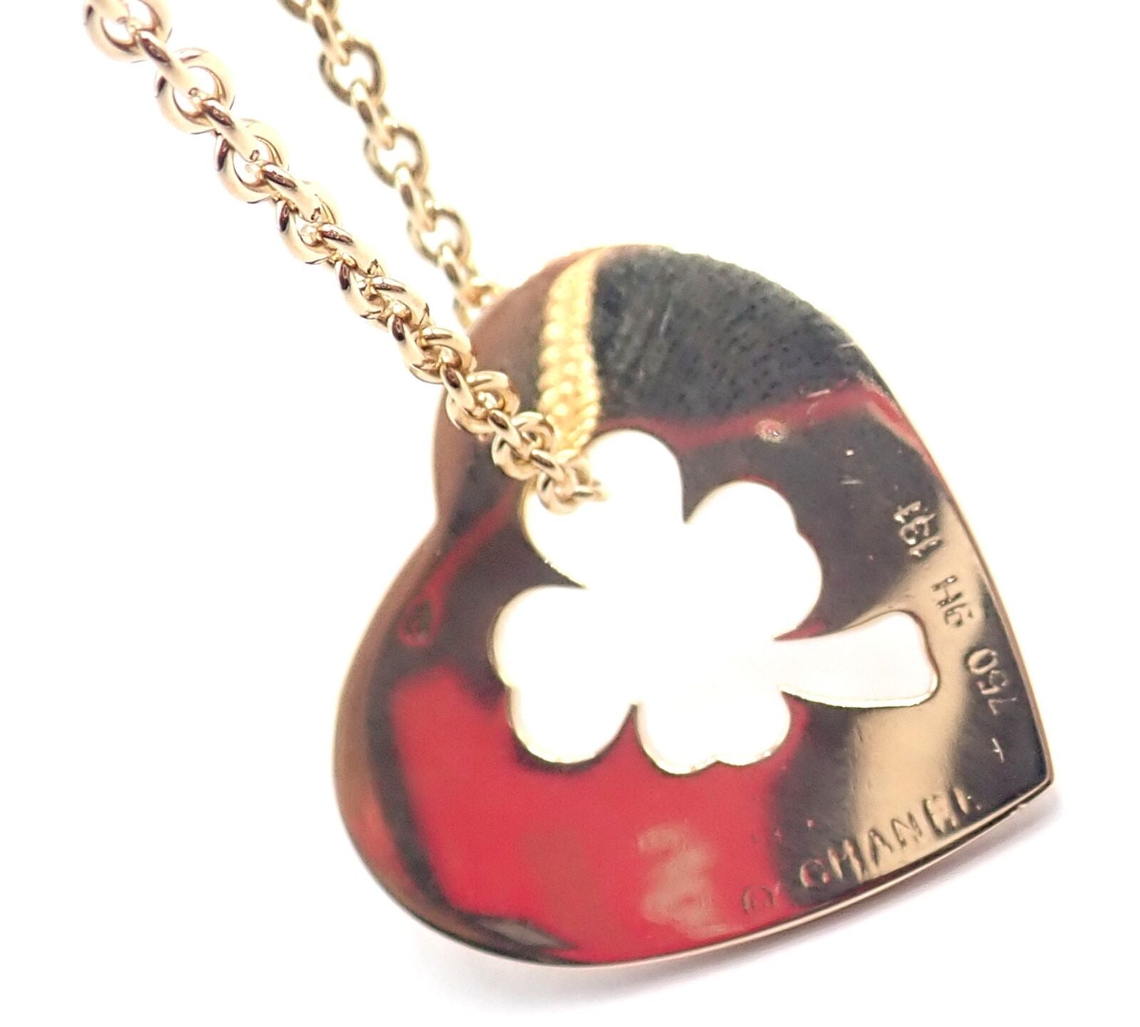 Authentic Chanel 4 Leaf Clover 18k Yellow Gold Heart Pendant Link Chain Necklace | Fortrove