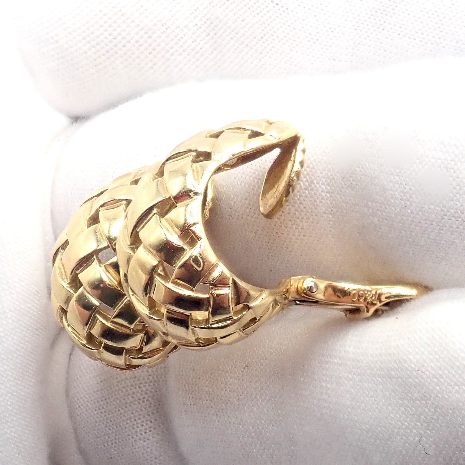 Authentic! Tiffany & Co 18k Yellow Gold Vannerie Basket Weave Earrings 1989 | Fortrove