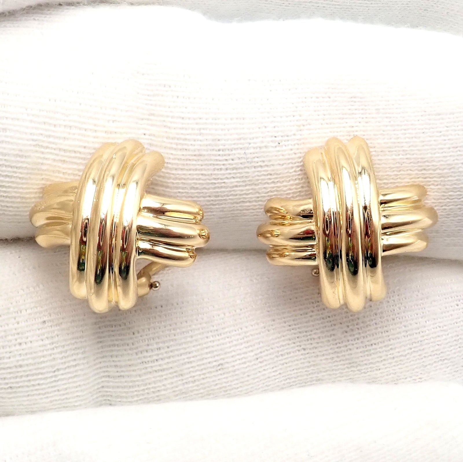 Authentic! Vintage Tiffany & Co X Kiss 18k Yellow Gold Medium Earrings | Fortrove