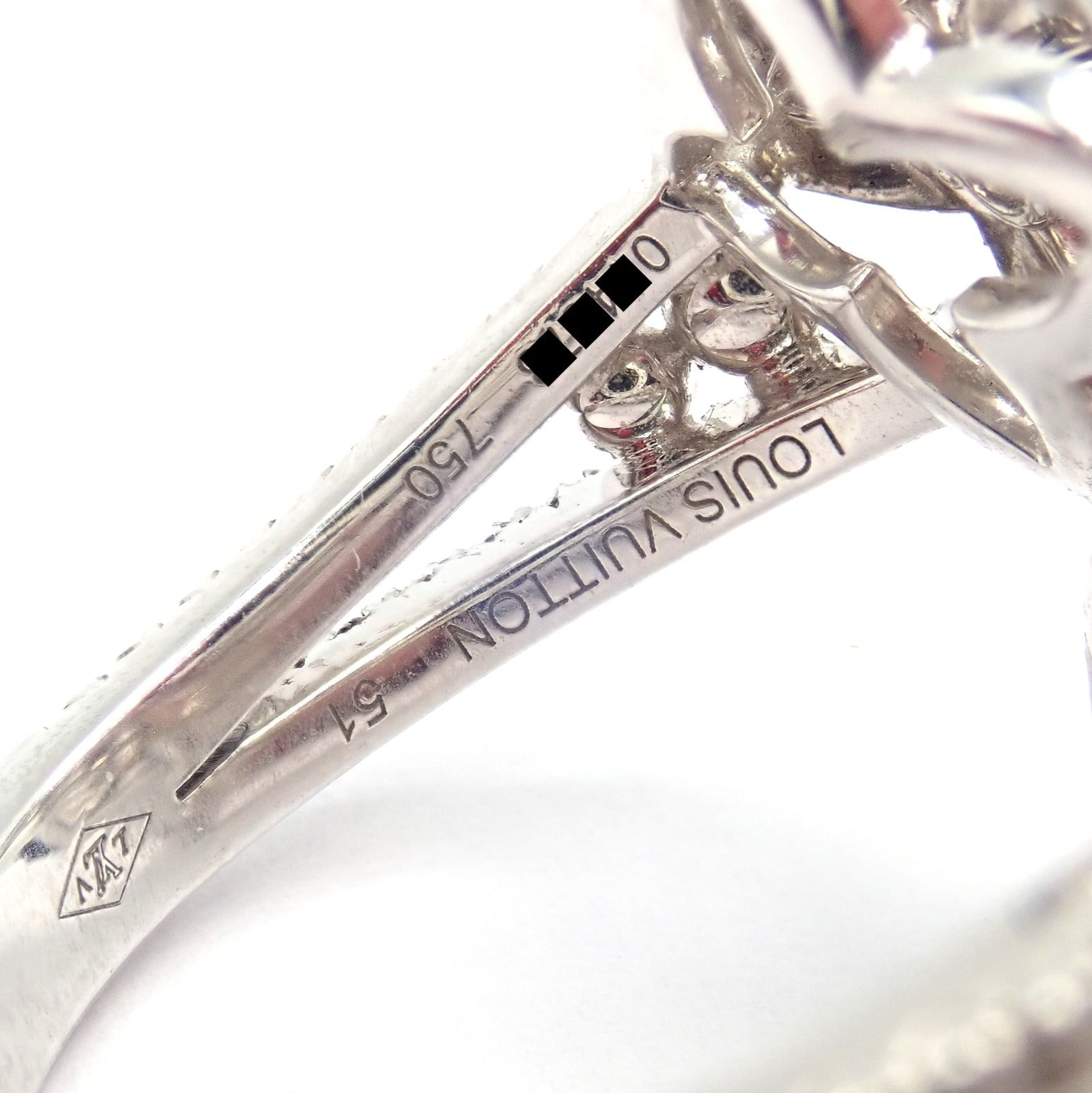 Authentic Louis Vuitton LV 18k White Gold Signature Diamond Fusion Blossom Ring | Fortrove