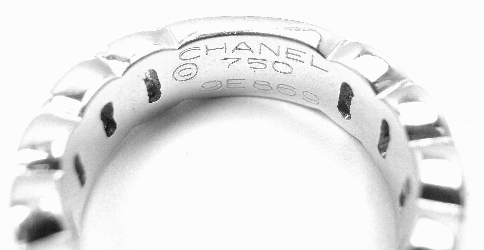 Authentic! Chanel 18k White Gold Tanzanite Band Ring | Fortrove