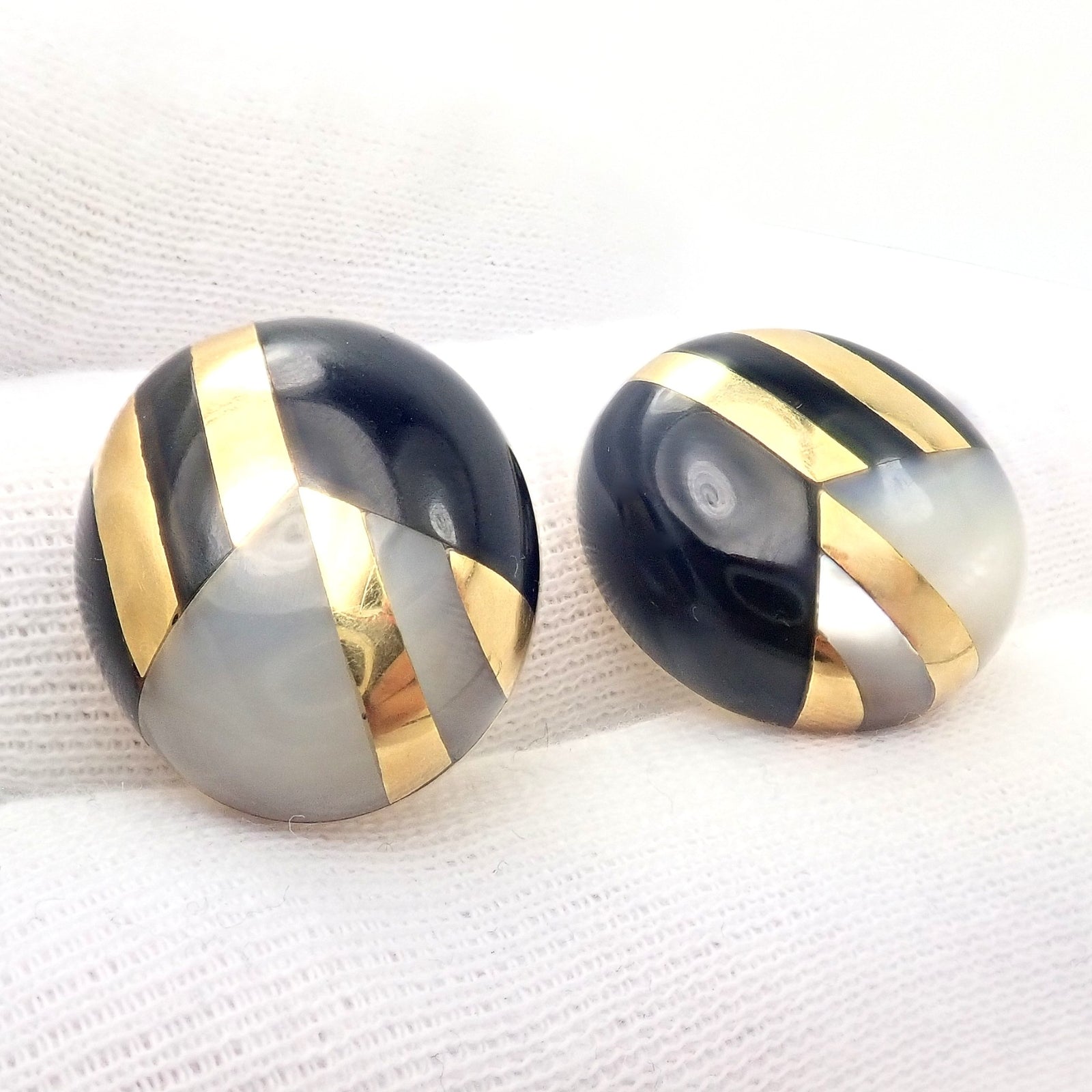 Rare! Tiffany & Co Cummings 18k Yellow Gold Mother of Pearl Black Jade Earrings | Fortrove