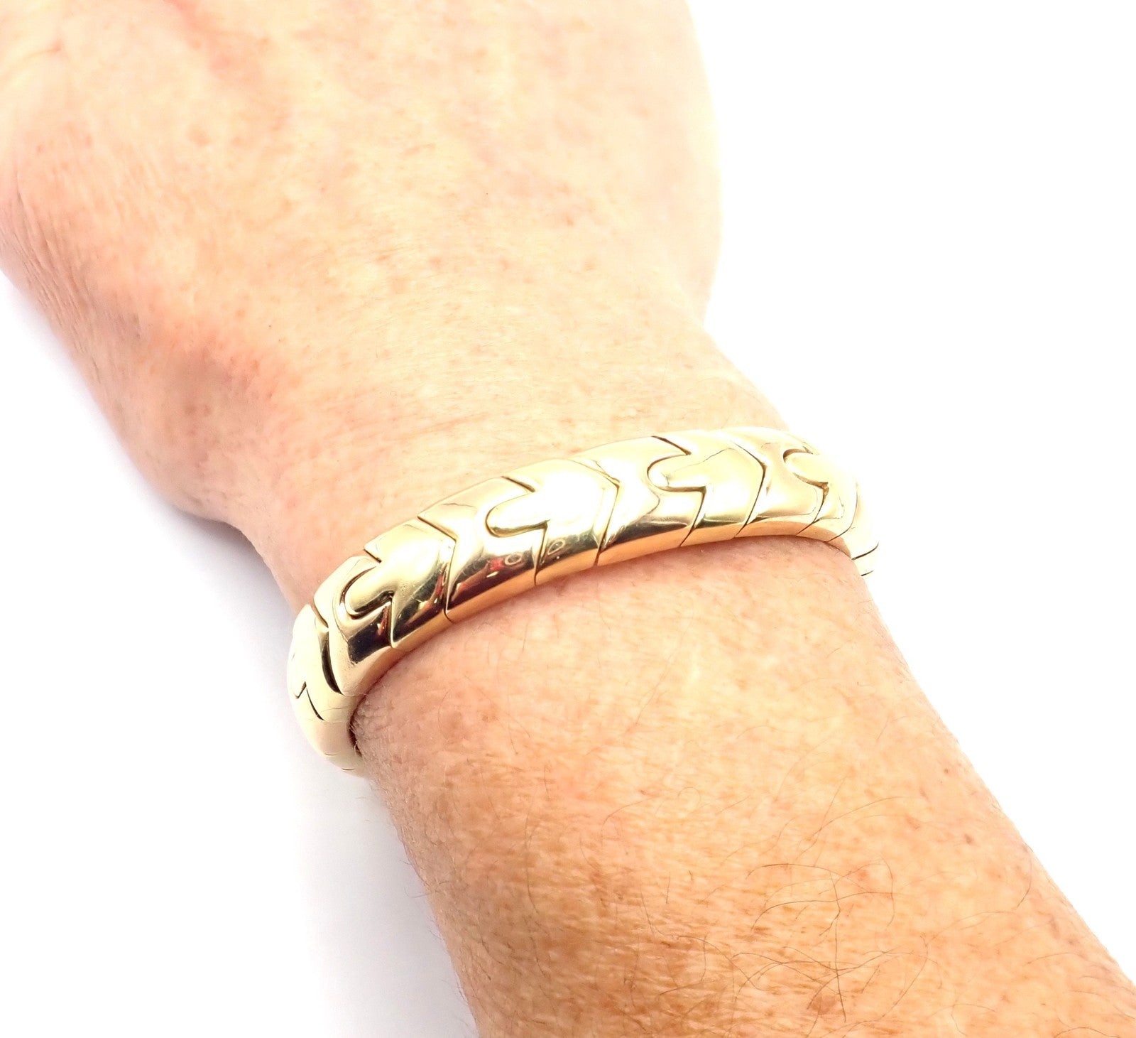 Authentic! Bulgari Bvlgari Alveare 18k Yellow & Rose Gold Bangle Cuff Bracelet | Fortrove