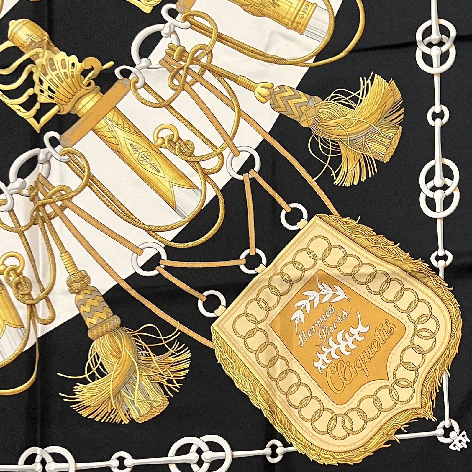 AUTHENTIC! HERMES Cliquetis 90cm Silk Scarf | Fortrove