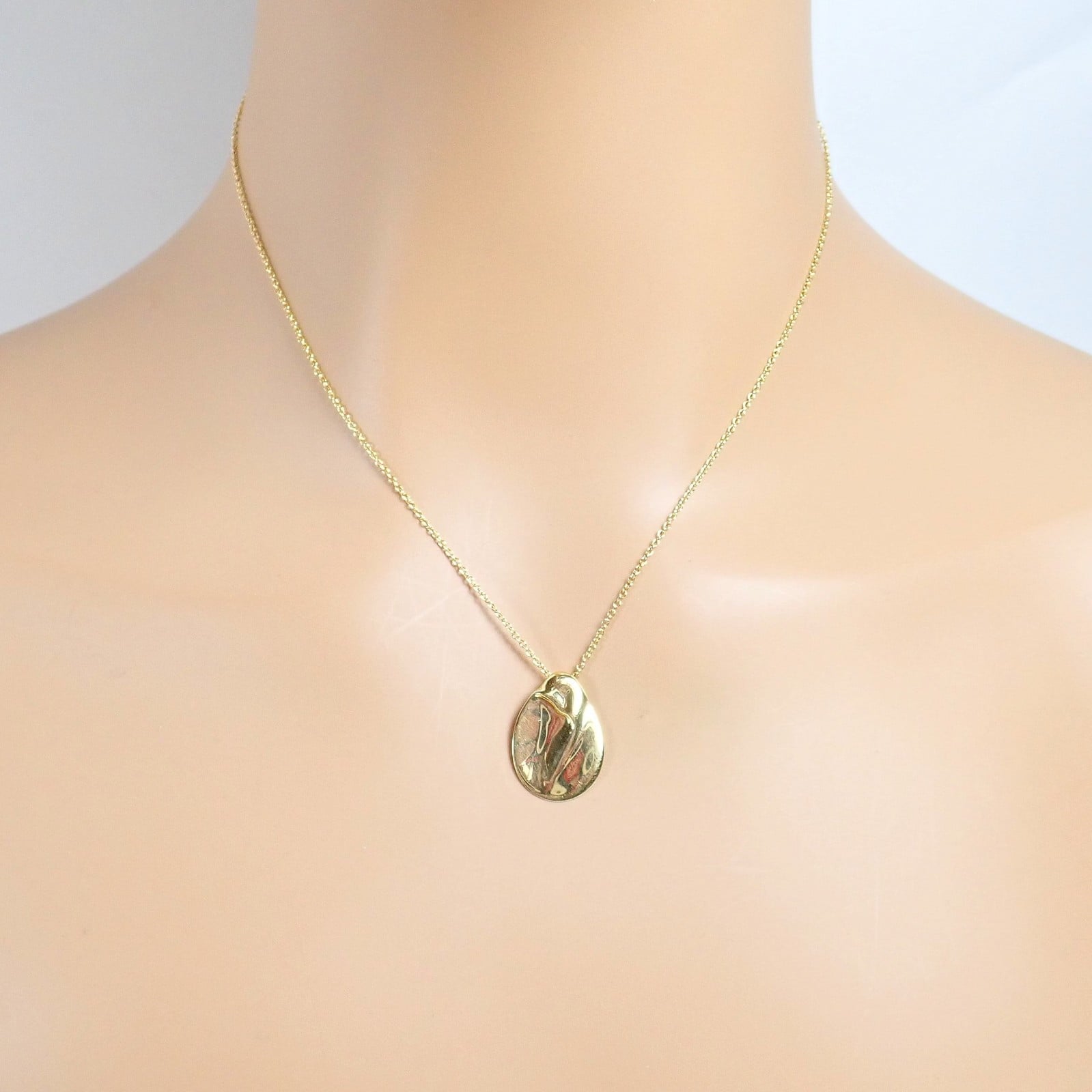 Tiffany & Co Peretti 18k Yellow Gold Madonna Medium Pendant Chain Neck