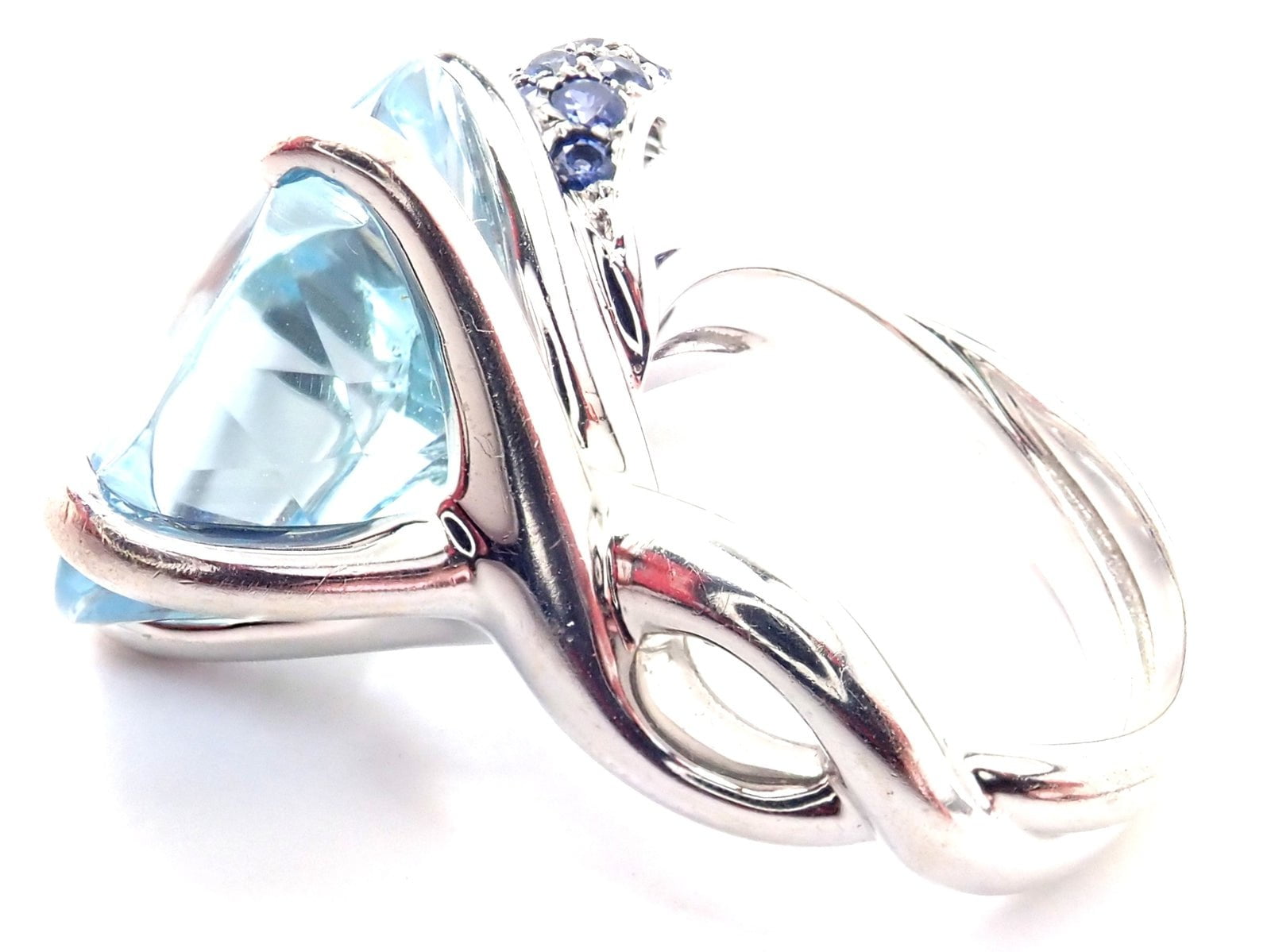 Authentic! Chanel Camellia Flower 18k White Gold Aquamarine Sapphire Ring | Fortrove
