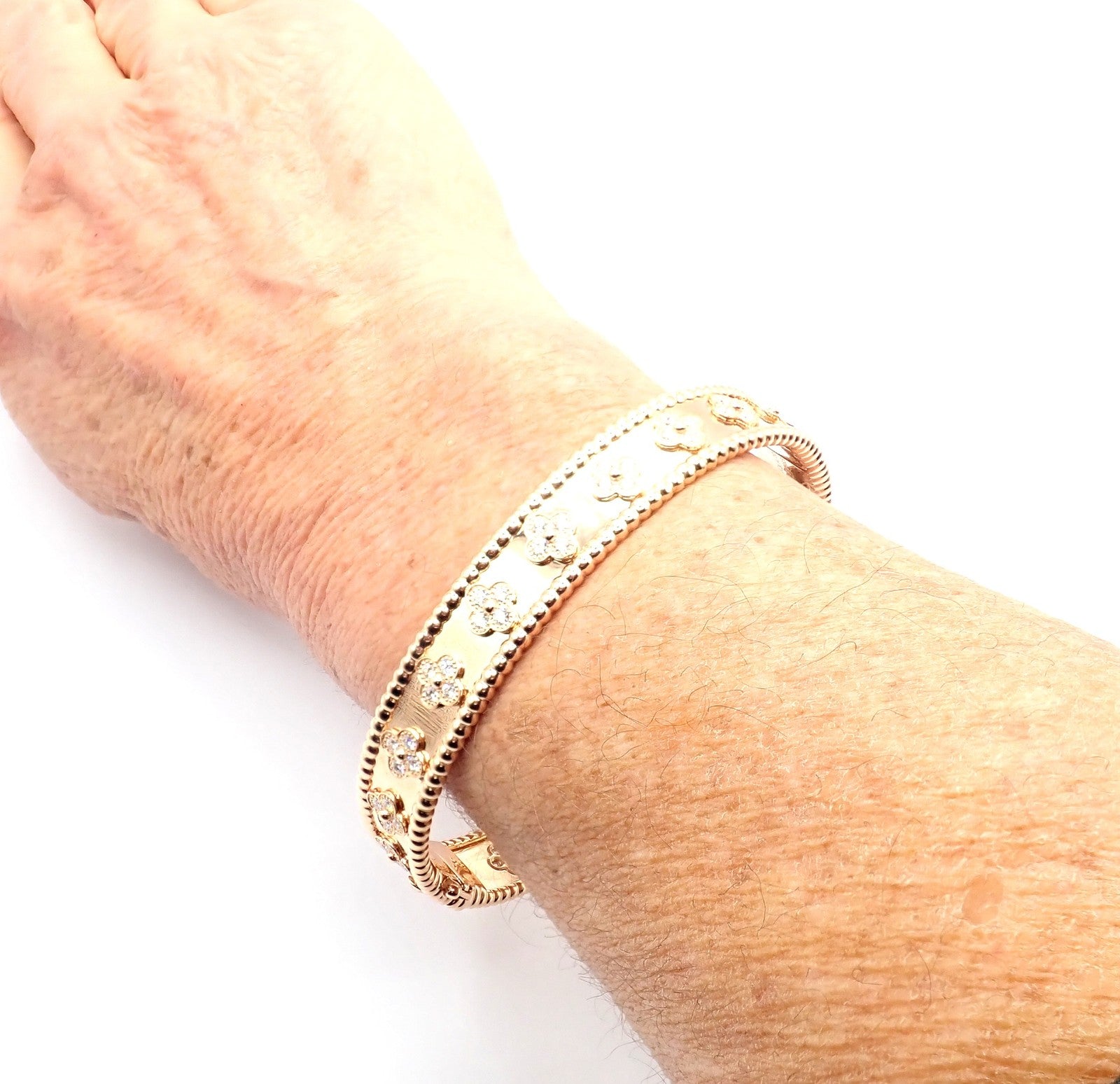 Authentic! Van Cleef & Arpels 18k Rose Gold Diamond Clovers Bangle Bracelet | Fortrove