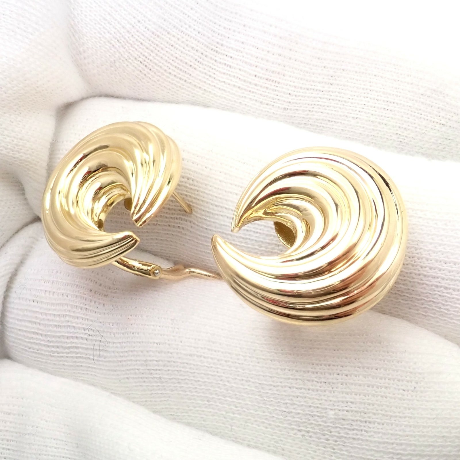Tiffany & Co. Jewelry & Watches:Fine Jewelry:Earrings Authentic! Tiffany & Co 18k Yellow Gold Crescent Moon Vintage Earrings
