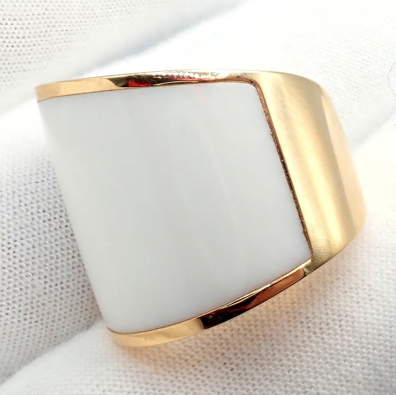 Rare! Vhernier 18k Rose Gold Vague Crossover Camuration Cacholong Ring sz 6 | Fortrove