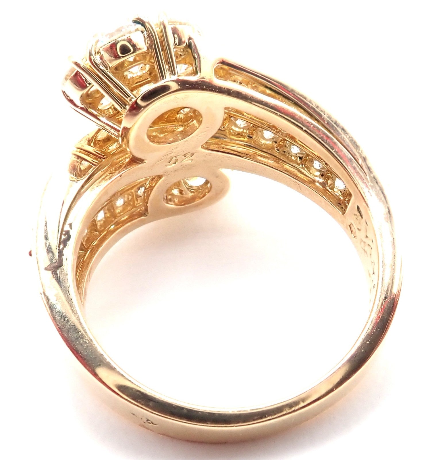 Authentic! Van Cleef & Arpels Snowflake 18k Yellow Gold Diamond Two Flower Ring | Fortrove